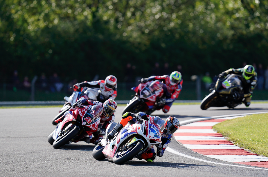 Two wins for Rea and podium for Neave