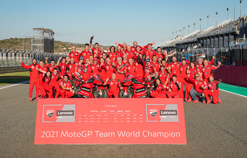 Ducati triumphs at Valencia