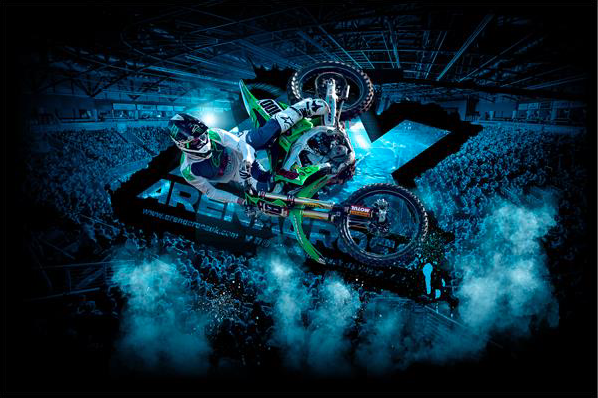 TOMMY SEARLE SIGNS FOR ARENACROSS