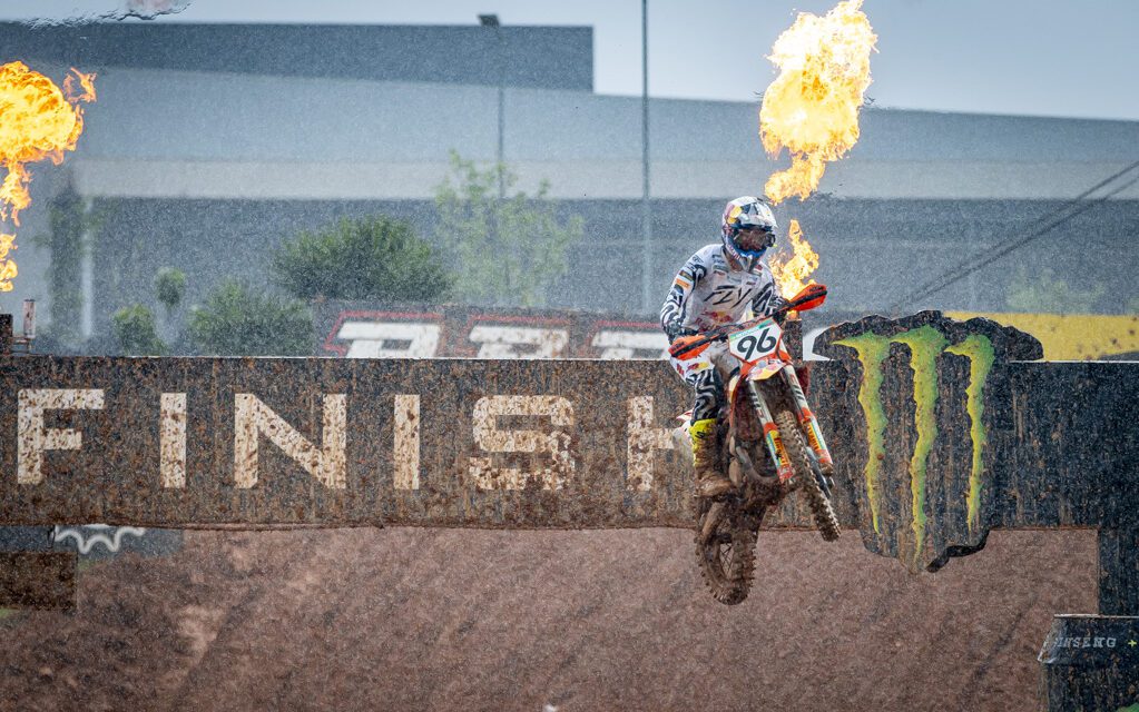LUCAS COENEN & ADAMO FORCE THROUGH THE MUD