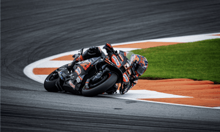 APRILIA ONE-TWO IN VALENCIA