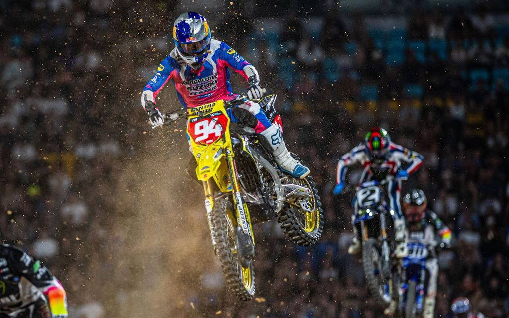 ROCZEN & ANSTIE RULE THE GOLD COAST
